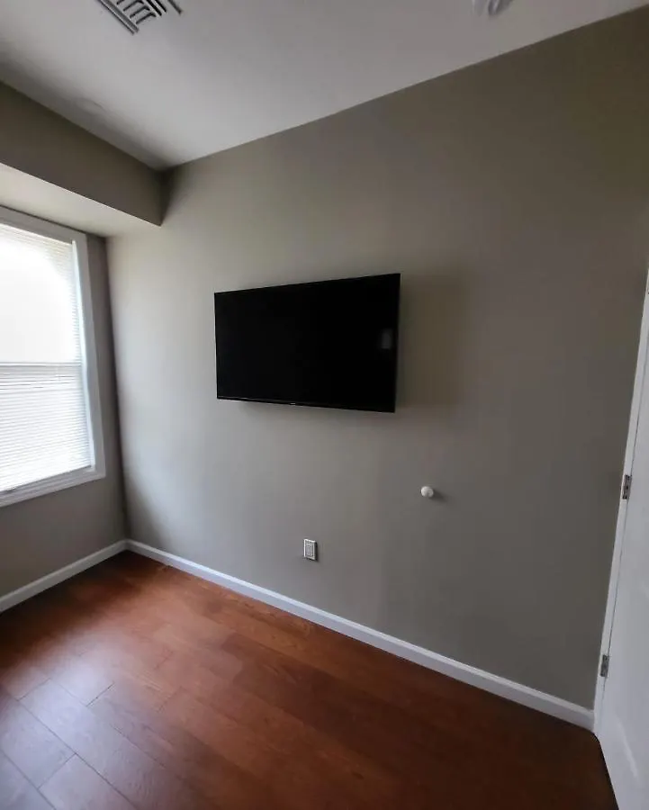 Z & Z Apartment 3 Newark